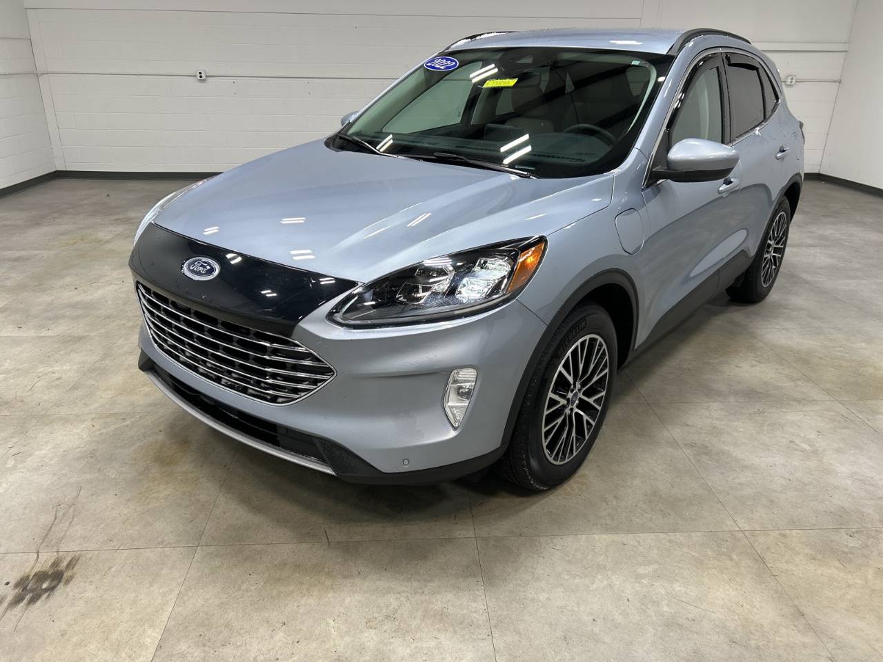 2022 Ford Escape Titanium's photo