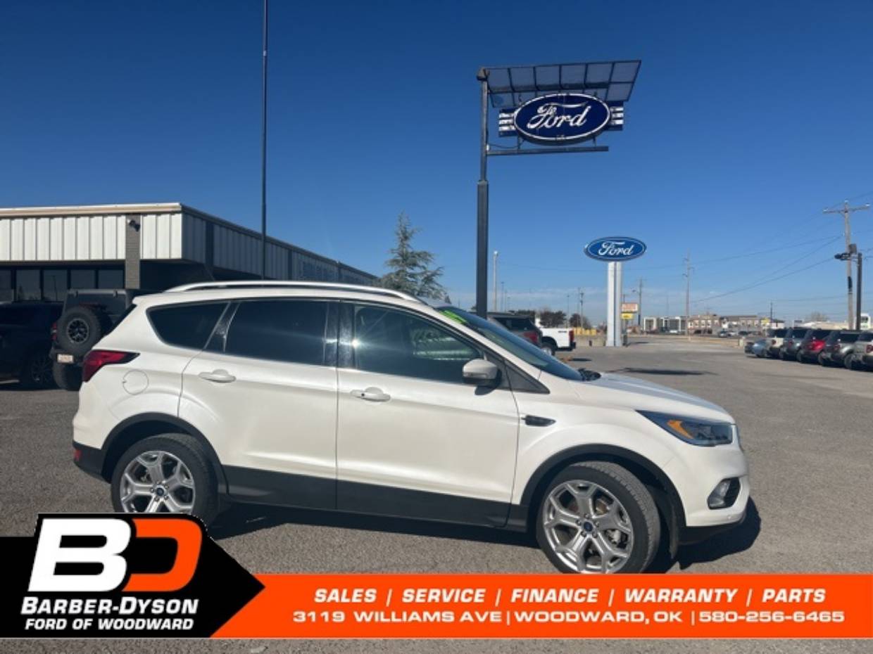 2019 Ford Escape Titanium's photo