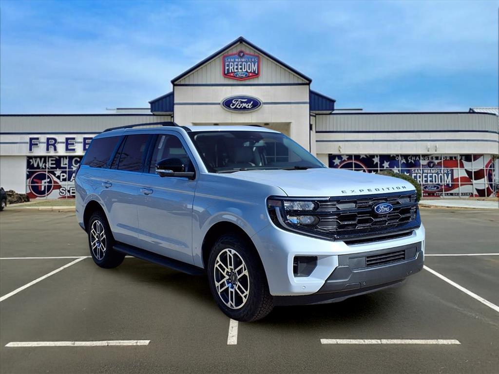 2026 Ford Expedition Active's photo