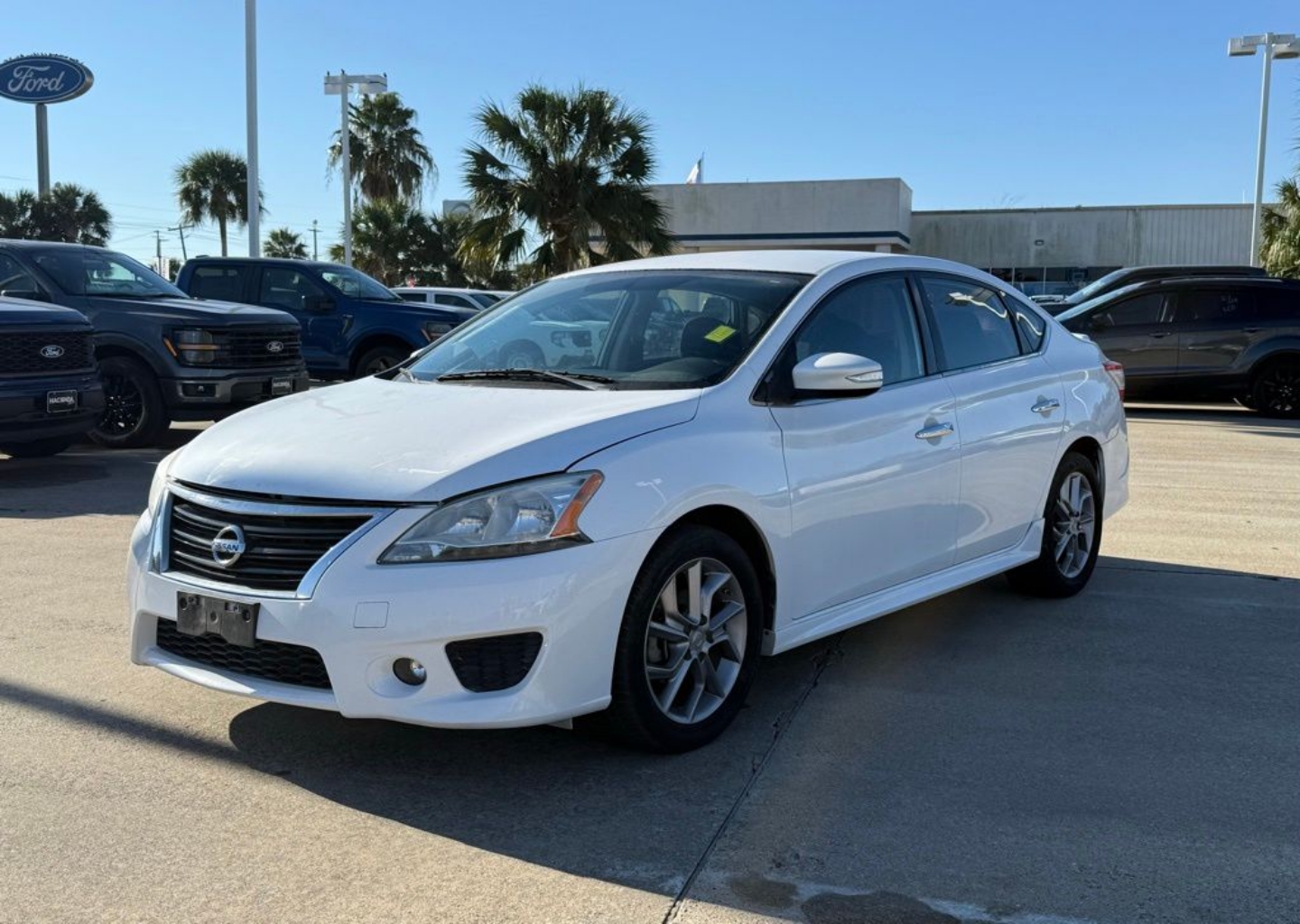 2015 Nissan Sentra SR's photo