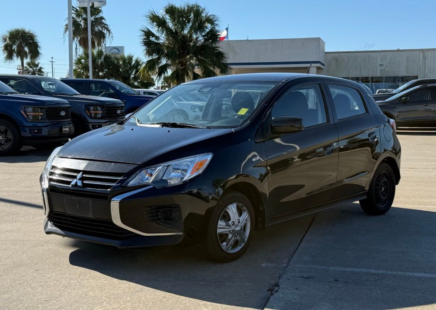 2024 Mitsubishi Mirage ES's photo