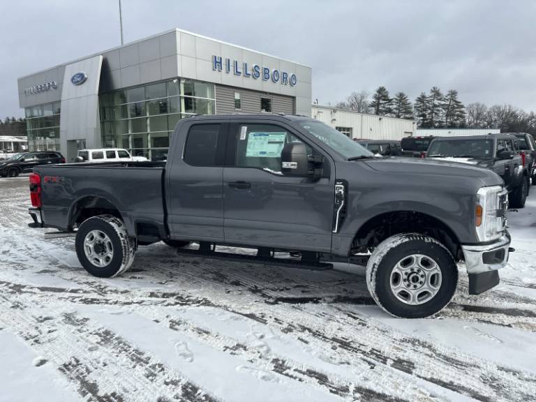 2026 Ford Super Duty F-350 SRW XLT