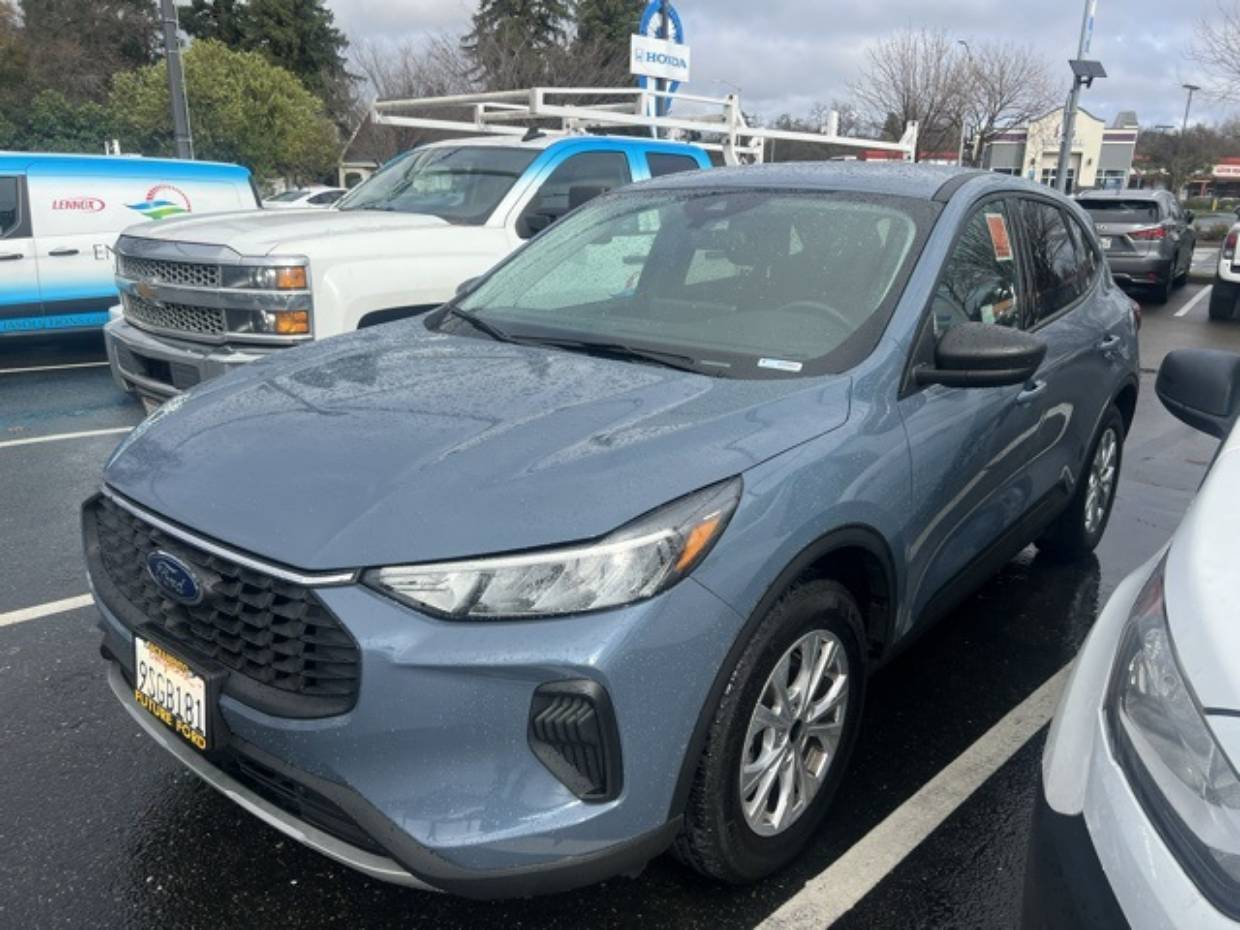 2025 Ford Escape Active's photo