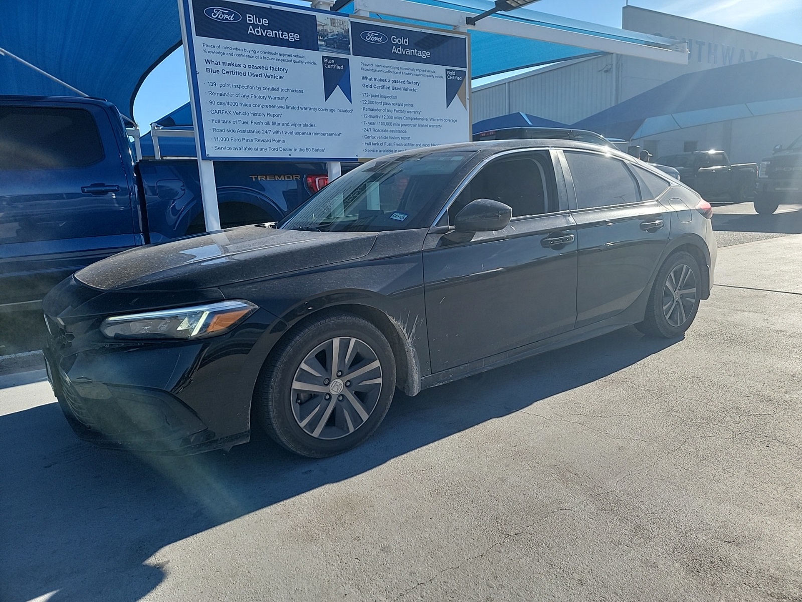 2023 Honda Civic Hatchback LX's photo