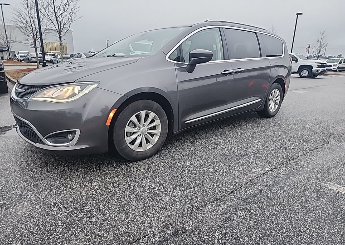 2018 Chrysler Pacifica Touring L Plus's photo