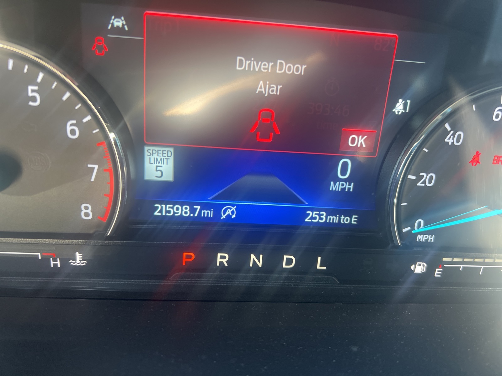 2023 Ford Explorer XLT's photo