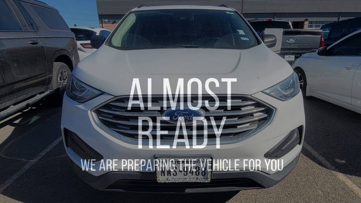 2021 Ford Edge SE's photo