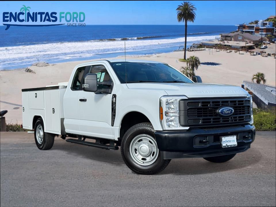 2025 Ford F-250 Super Duty XL's photo