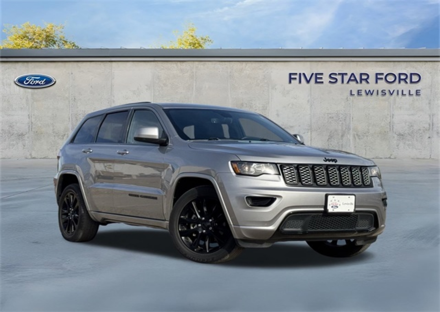 2018 Jeep Grand Cherokee Altitude's photo
