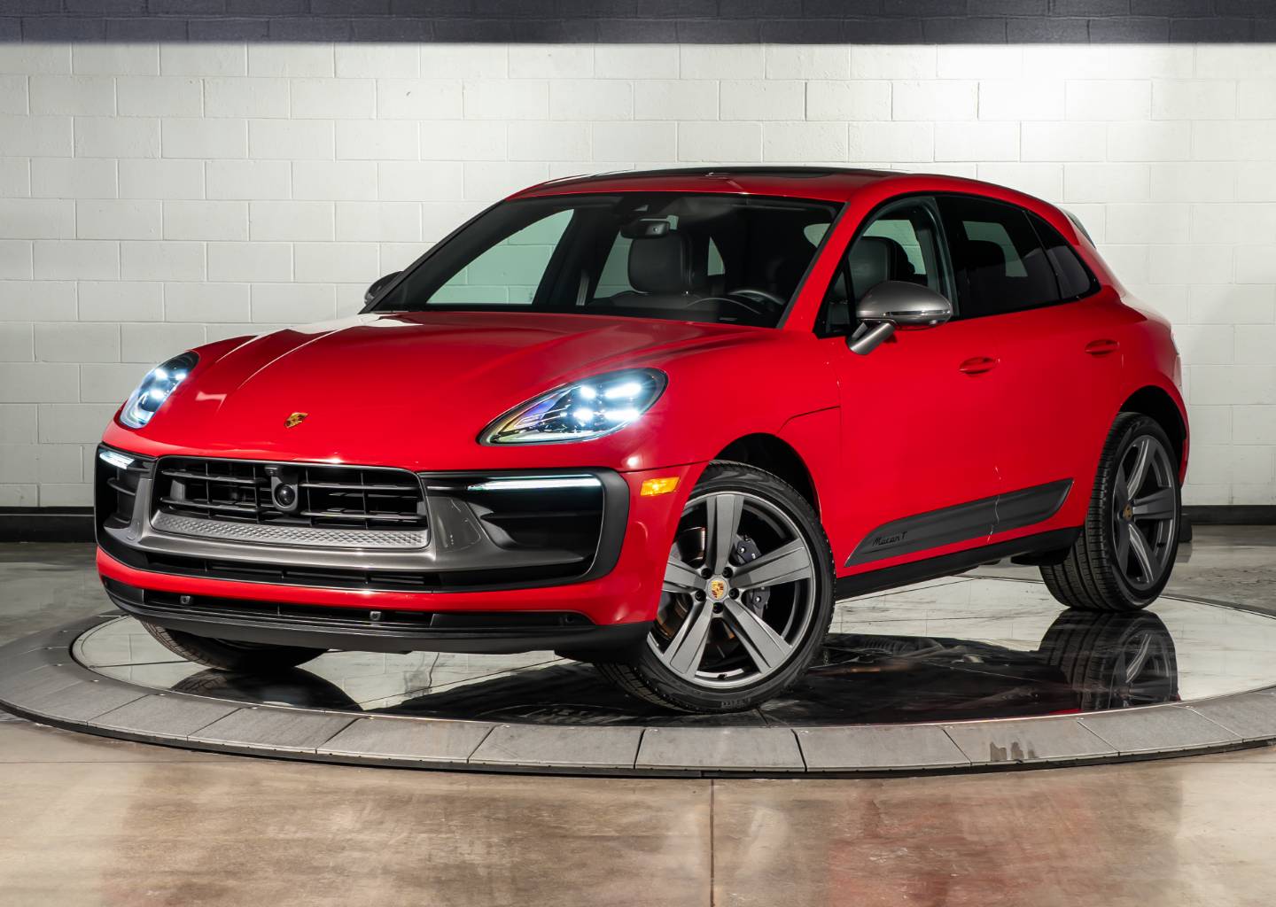 2025 Porsche Macan T's photo