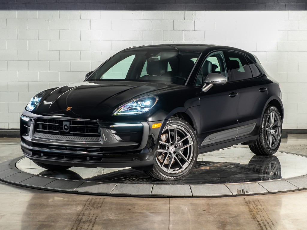 2025 Porsche Macan T