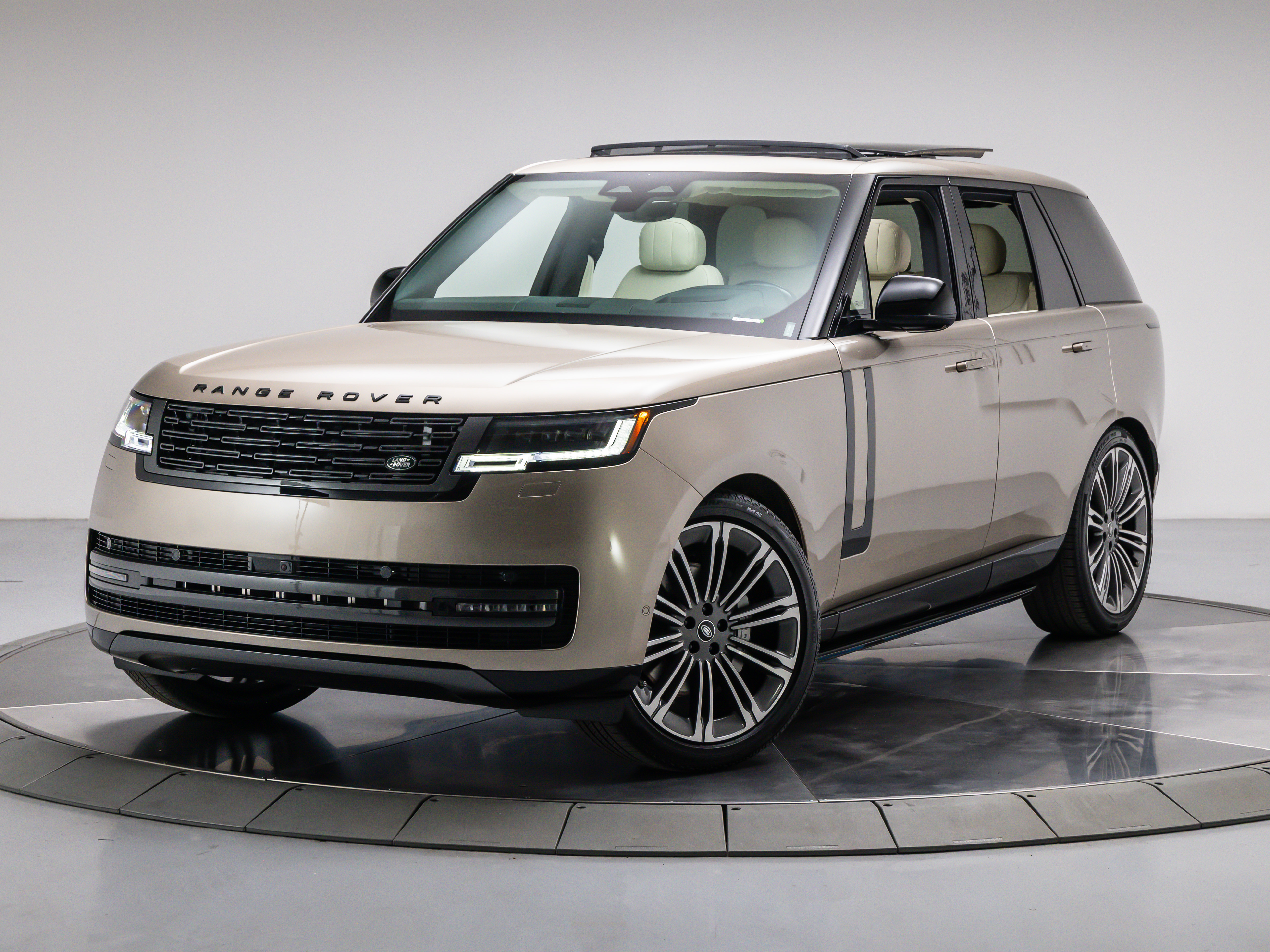 New 2025 Land Rover Range Rover P400 SE