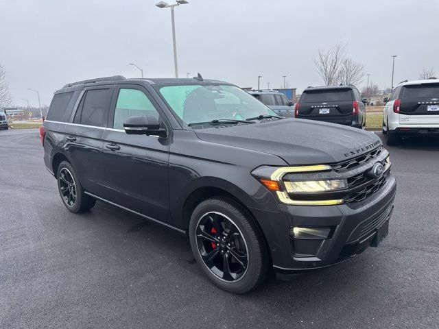 2022 Ford Expedition Limited's photo