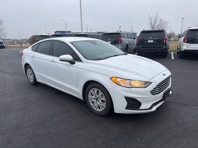 2019 Ford Fusion S's photo