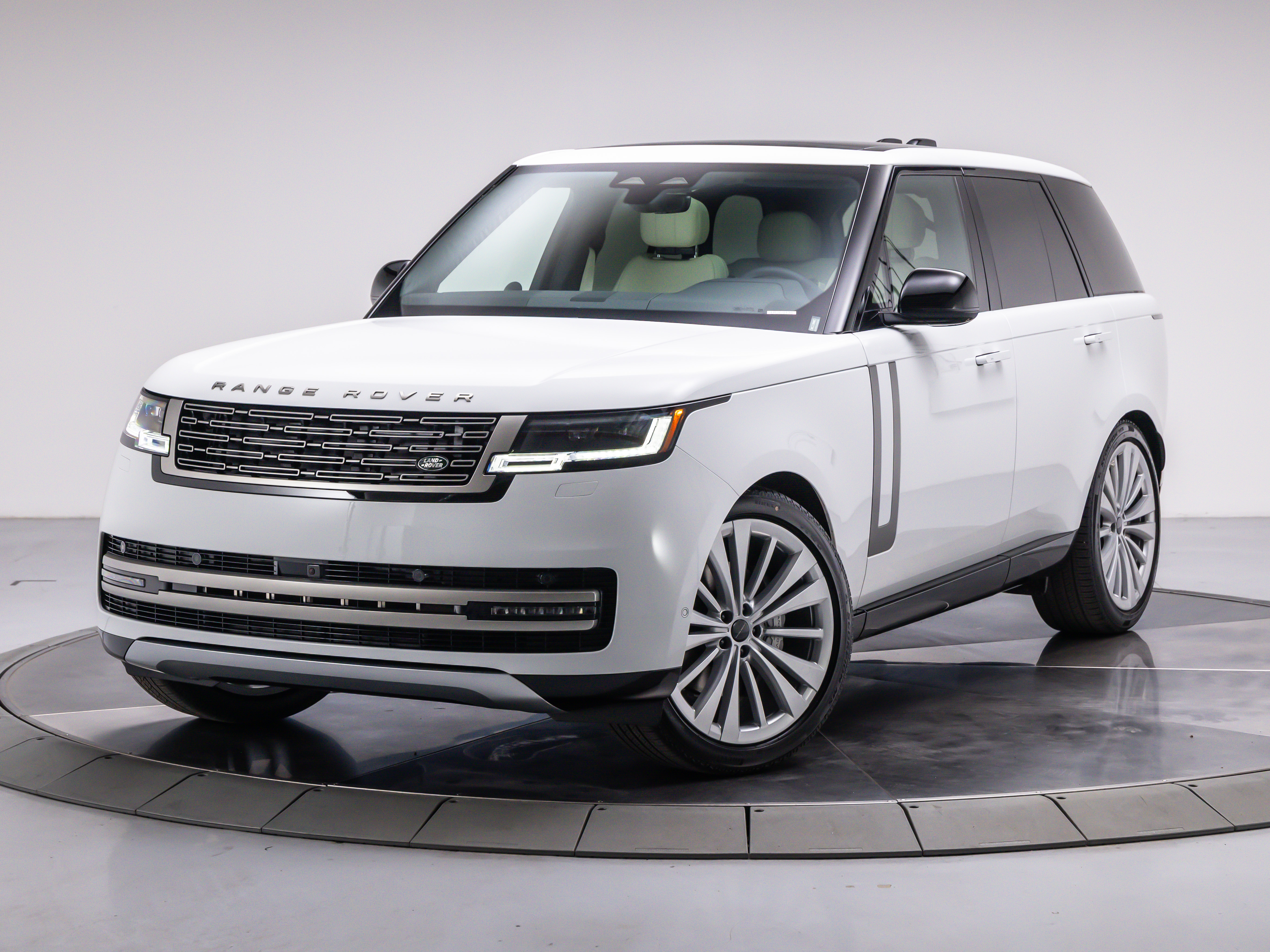 New 2026 Land Rover Range Rover P400 SE