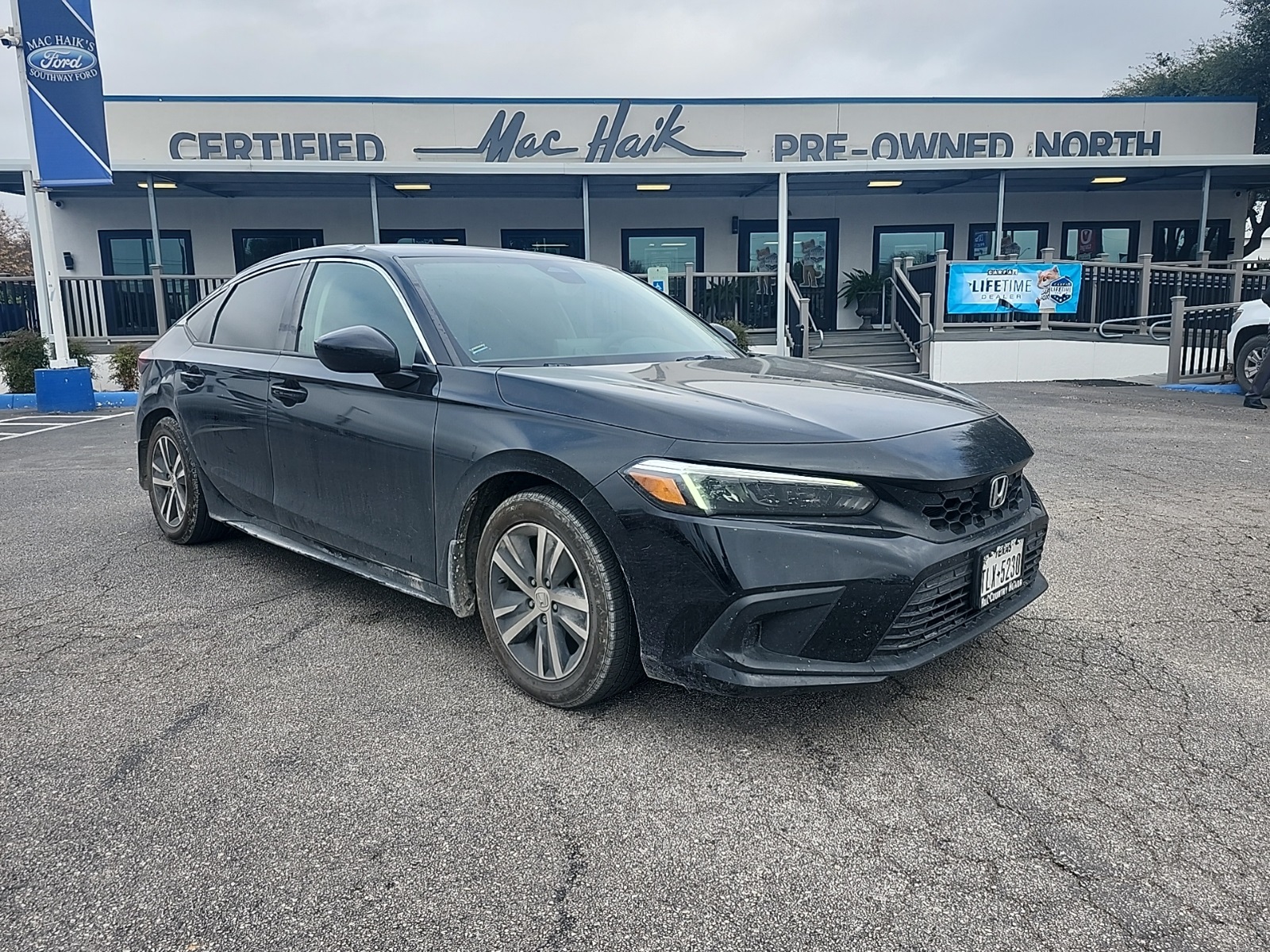 2023 Honda Civic Hatchback LX's photo