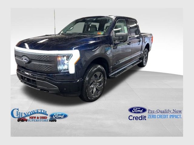 2025 Ford F-150 Lightning Flash's photo