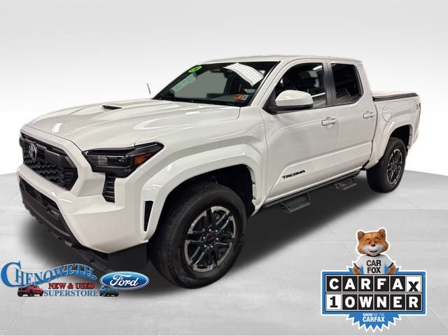 2024 Toyota Tacoma TRD Sport's photo