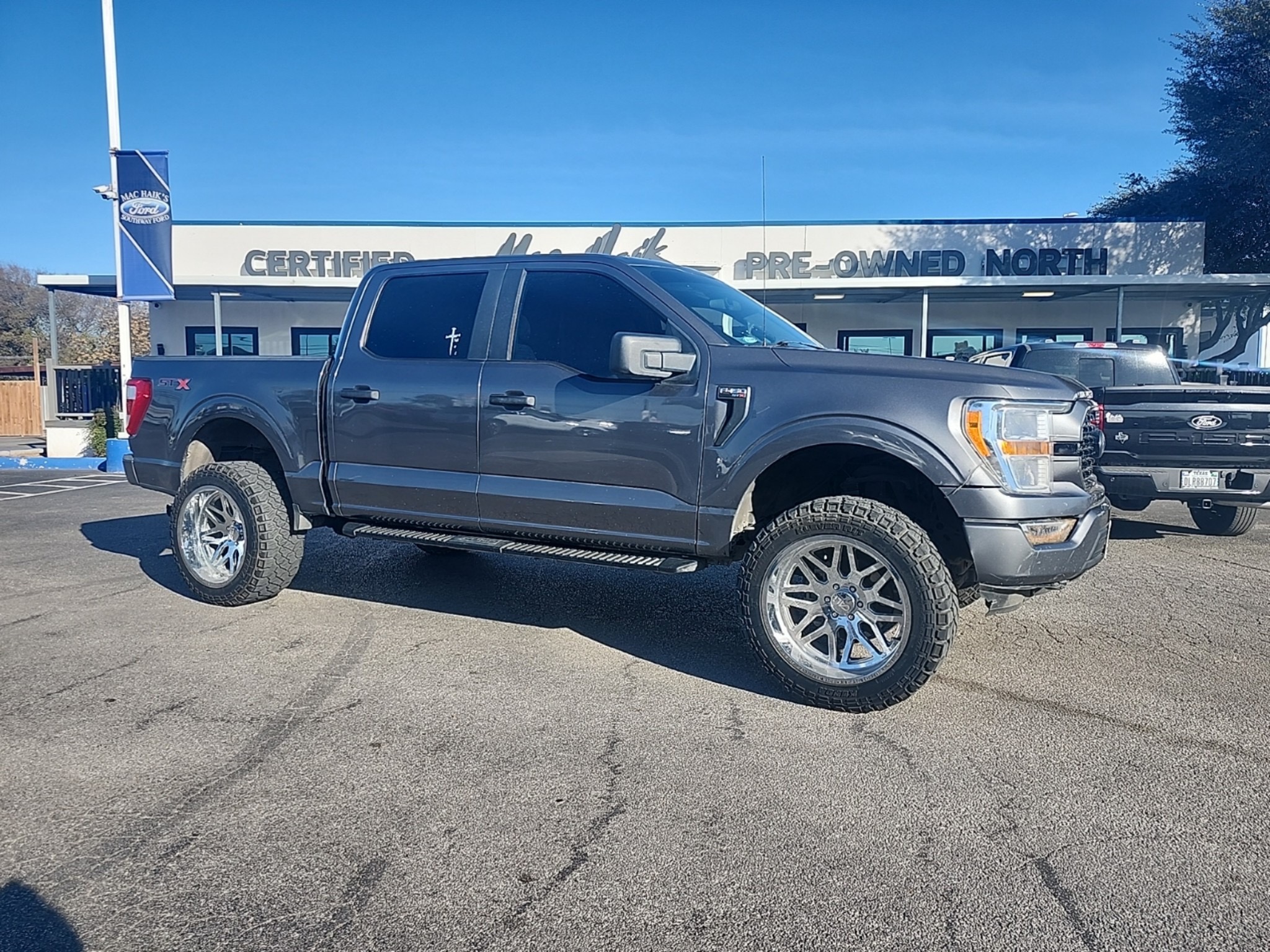 2021 Ford F-150 XL's photo