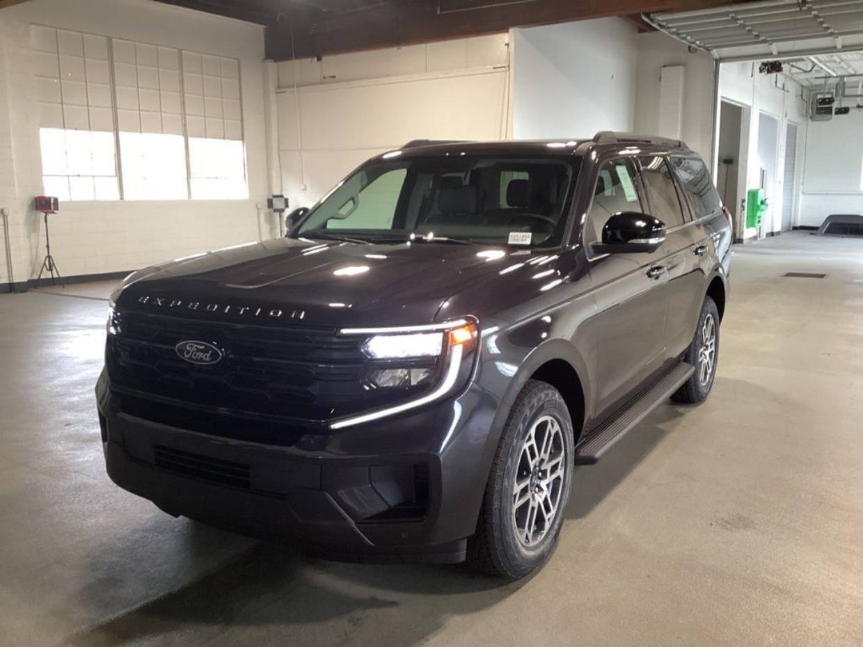 2025 Ford Expedition Active's photo