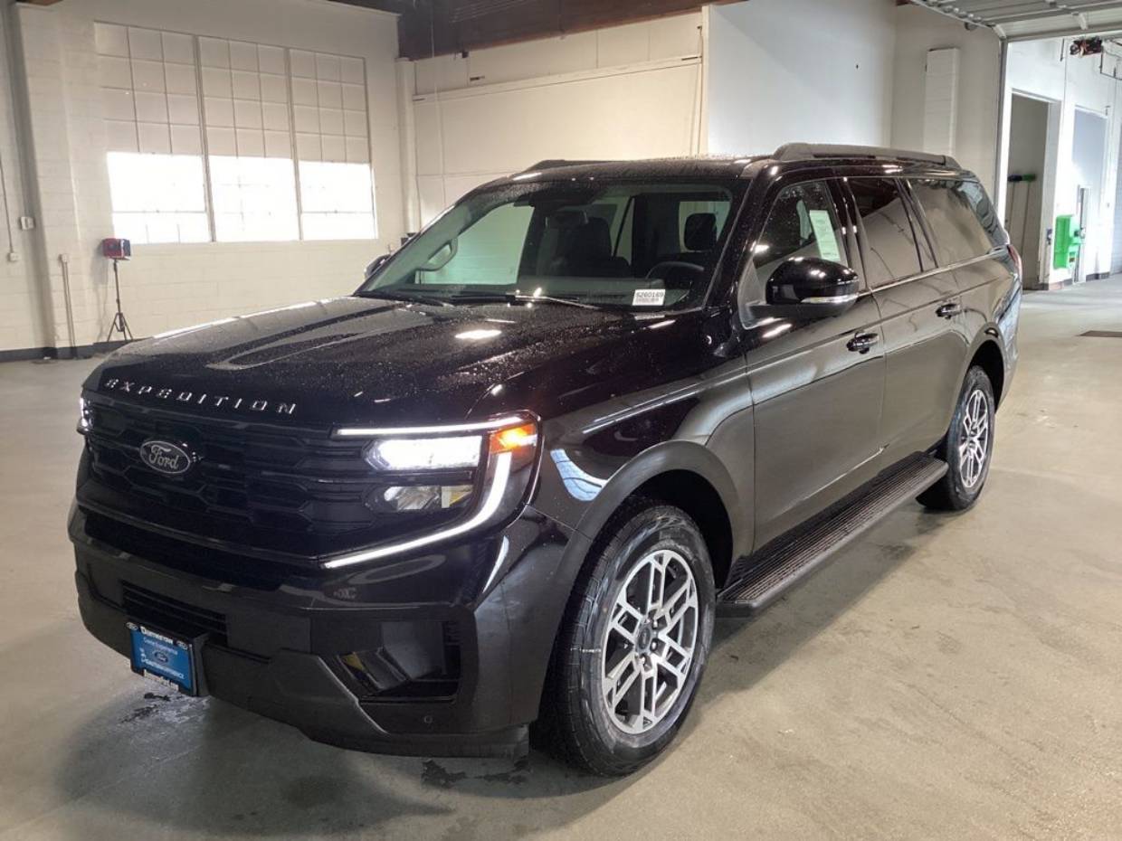 2026 Ford Expedition Active's photo