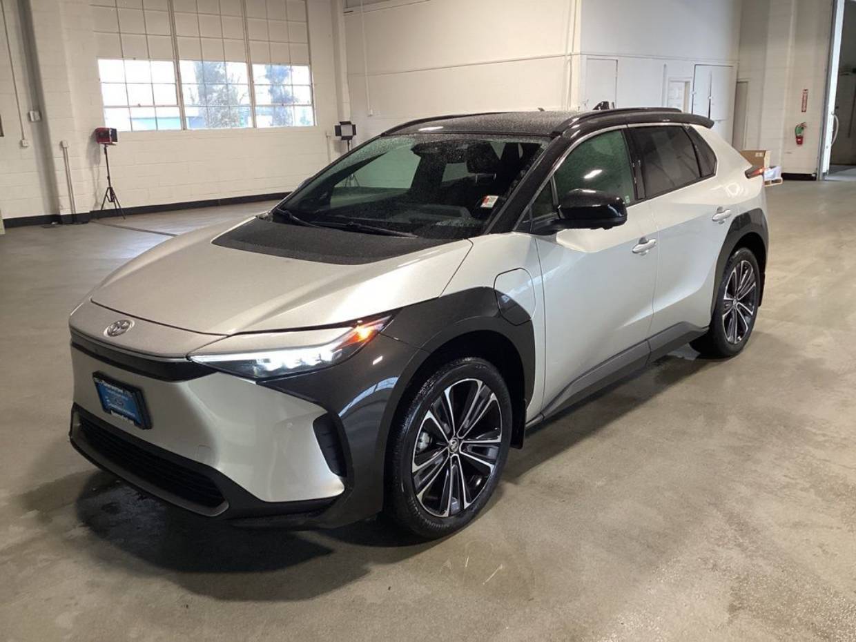 2023 Toyota bZ4X Limited's photo