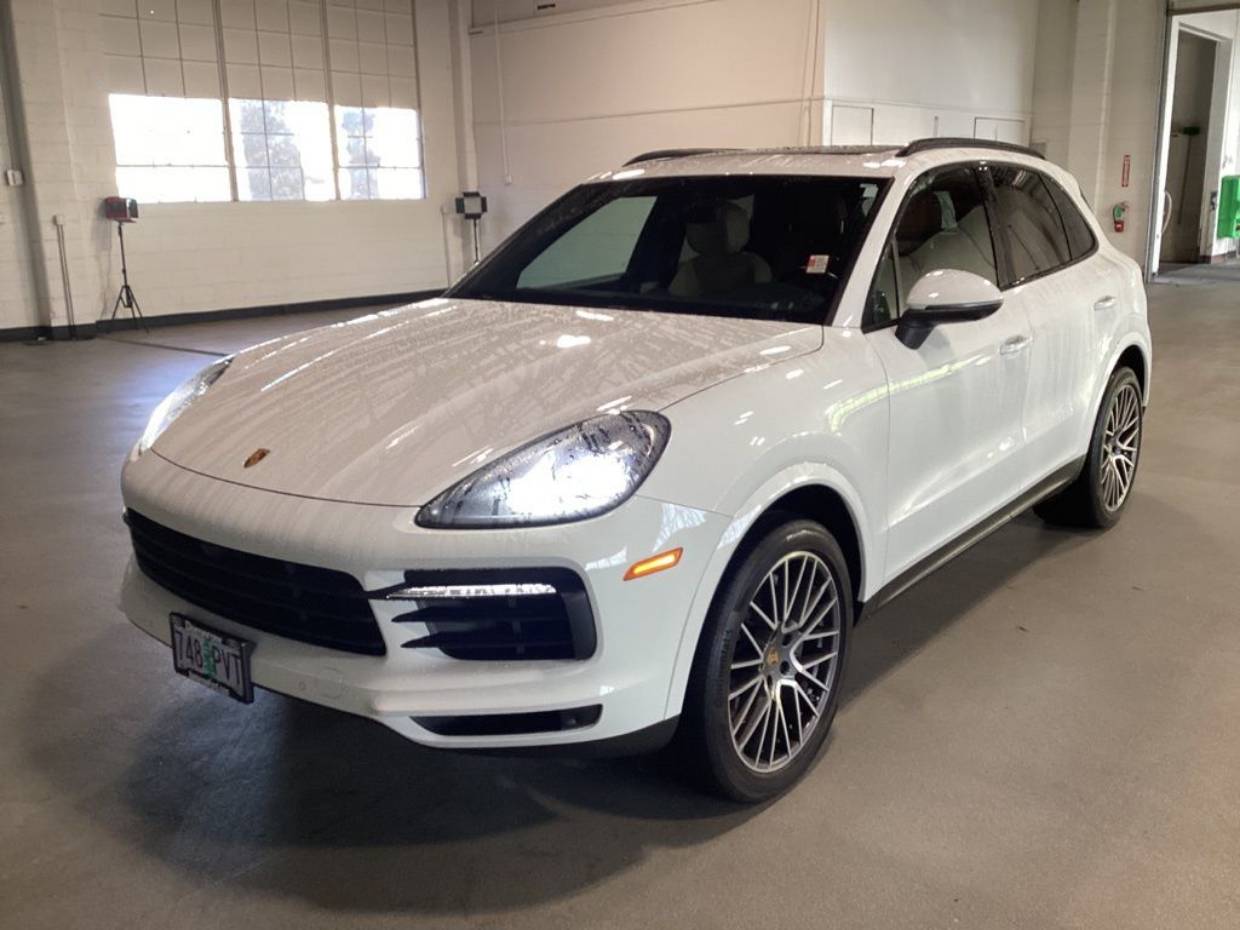 2021 Porsche Cayenne Base's photo