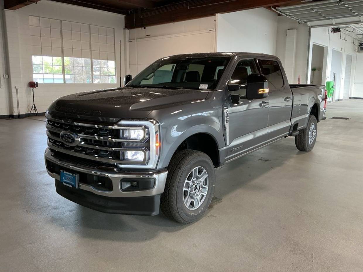 2026 Ford F-350 Super Duty Lariat's photo