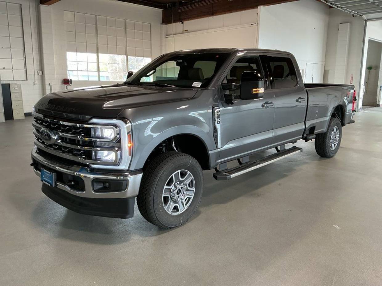 2026 Ford F-350 Super Duty Lariat's photo