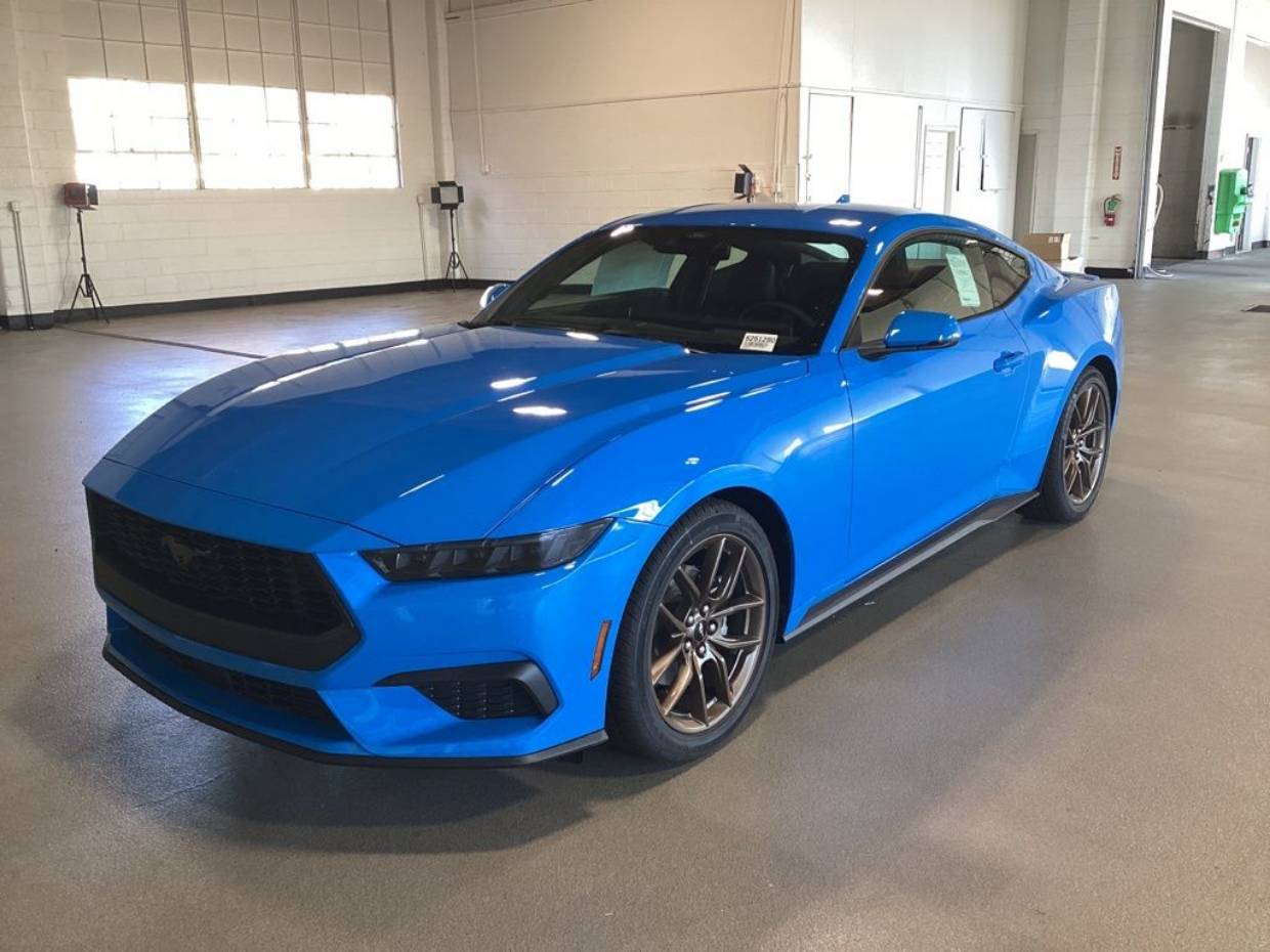 2025 Ford Mustang EcoBoost Premium's photo