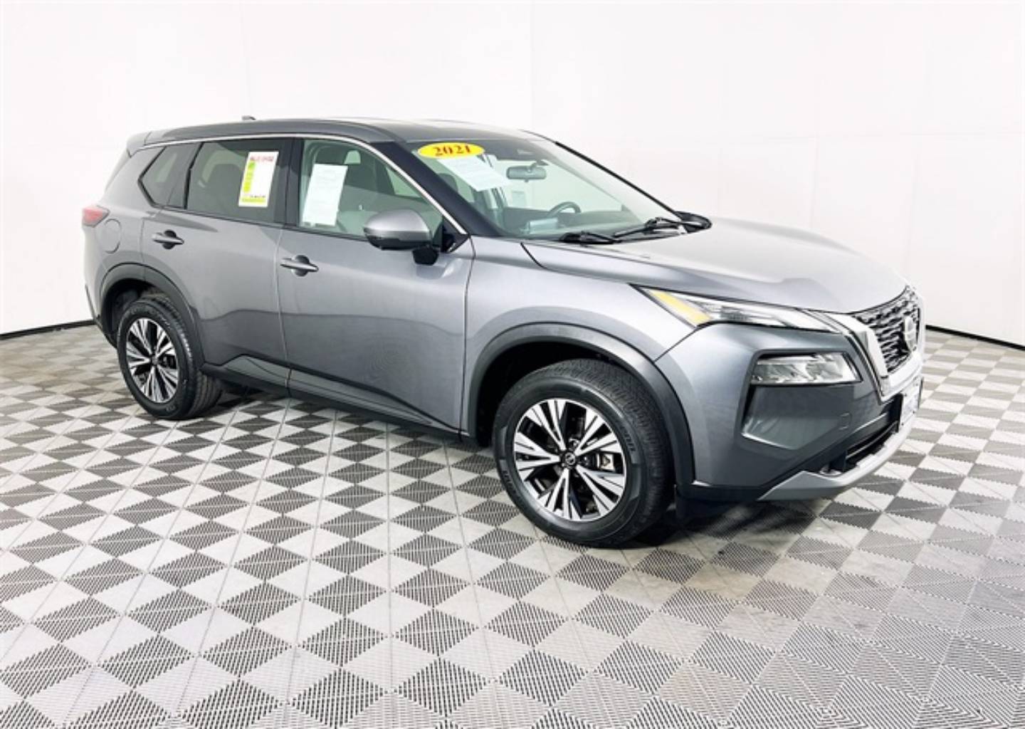 2021 Nissan Rogue SV's photo