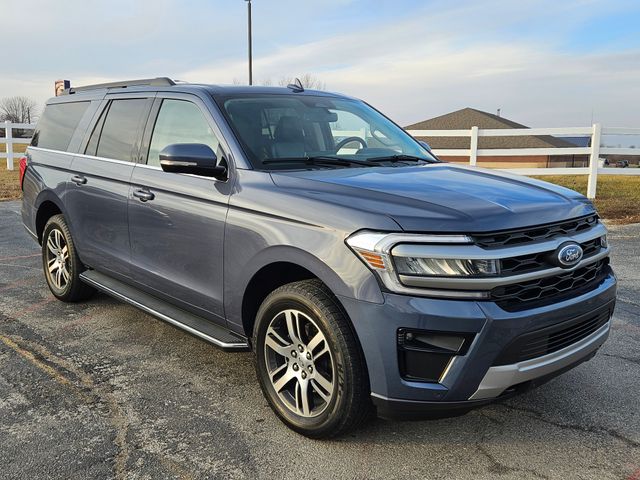 2023 Ford Expedition XLT's photo