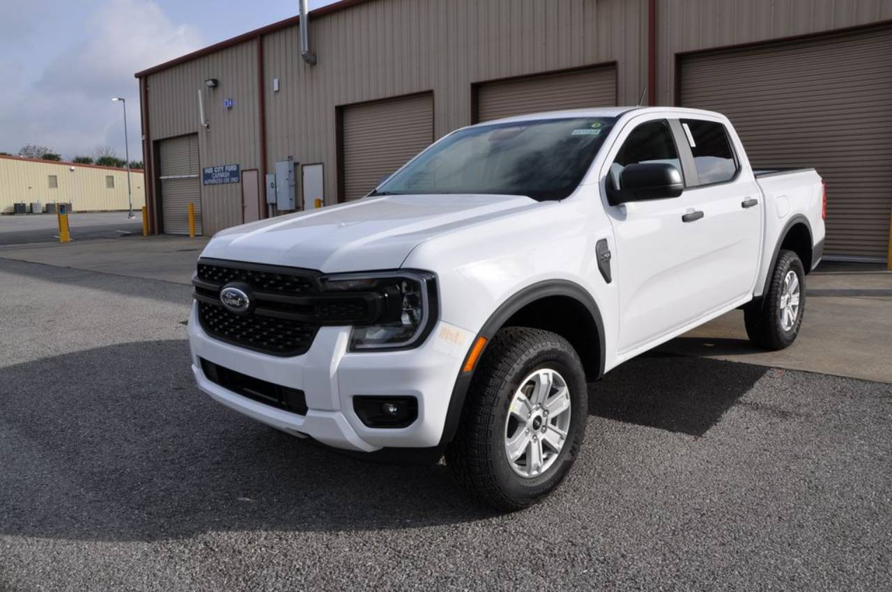 2025 Ford Ranger XL's photo