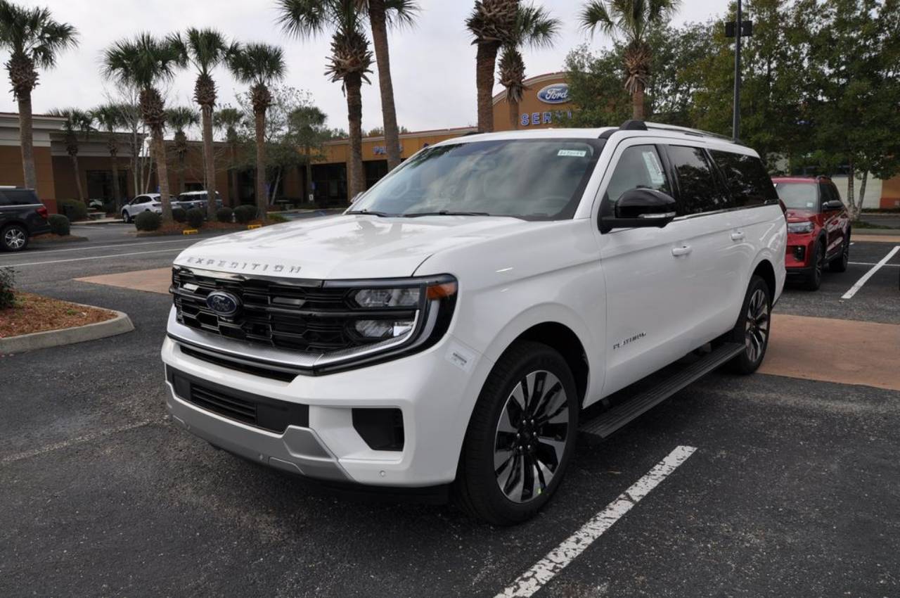 2026 Ford Expedition Platinum's photo