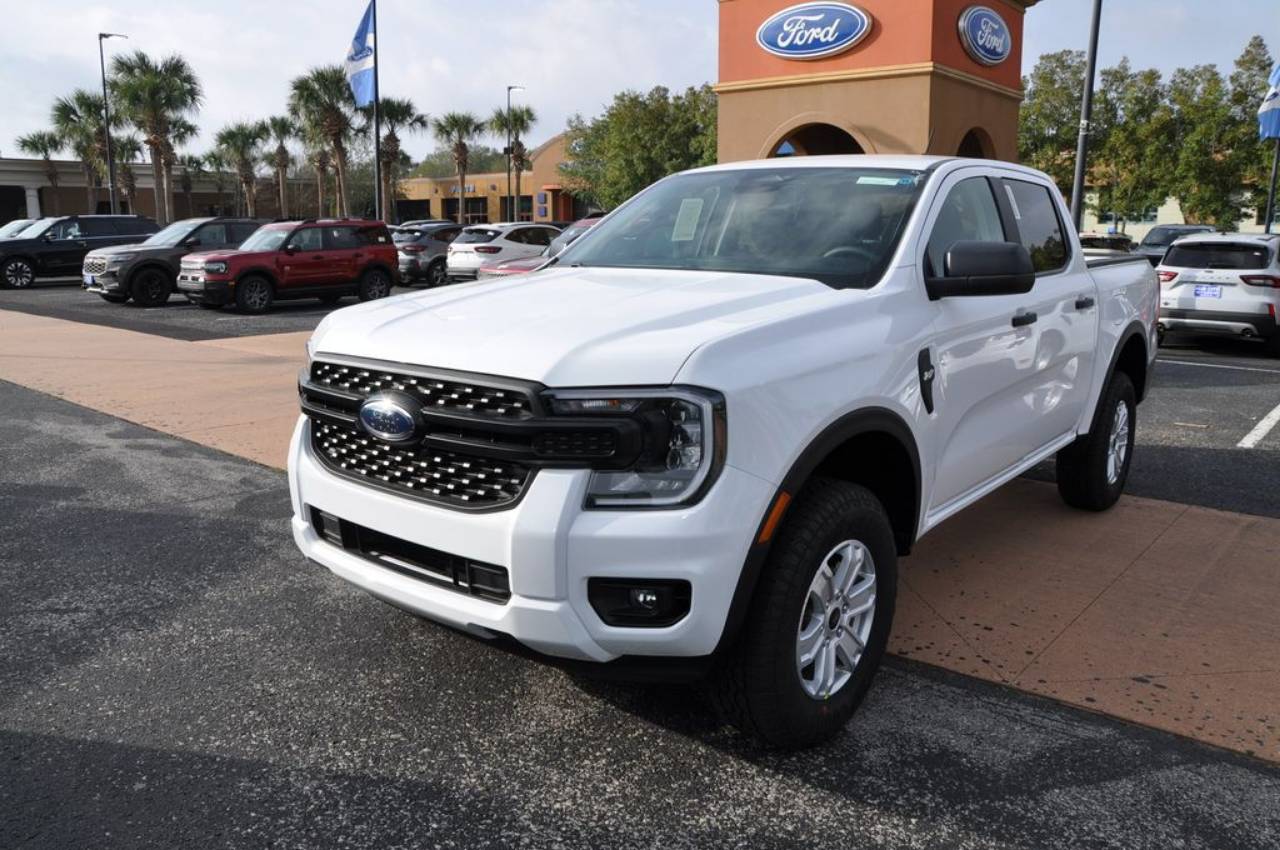 2025 Ford Ranger XL's photo