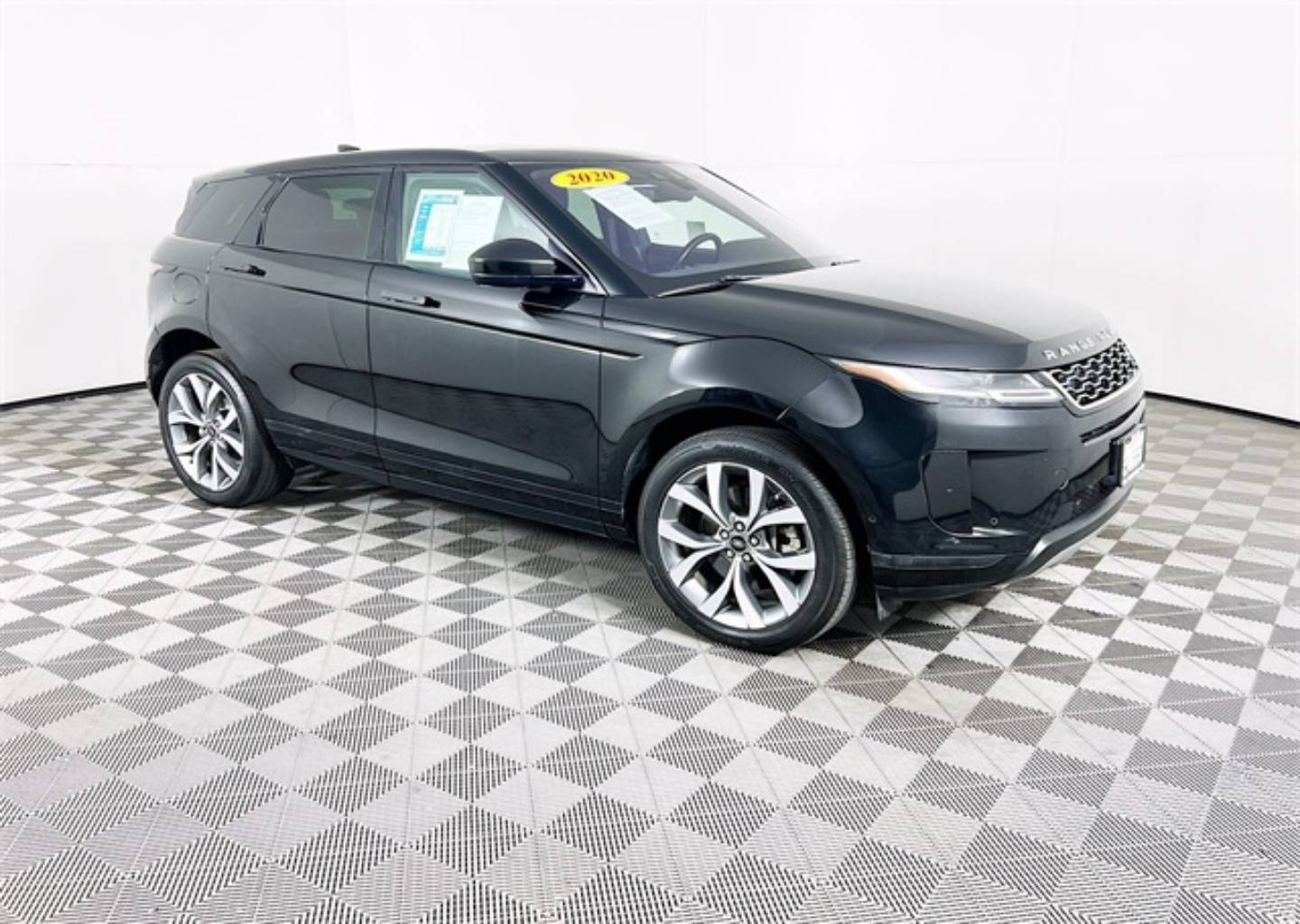 2020 Land Rover Range Rover Evoque SE's photo