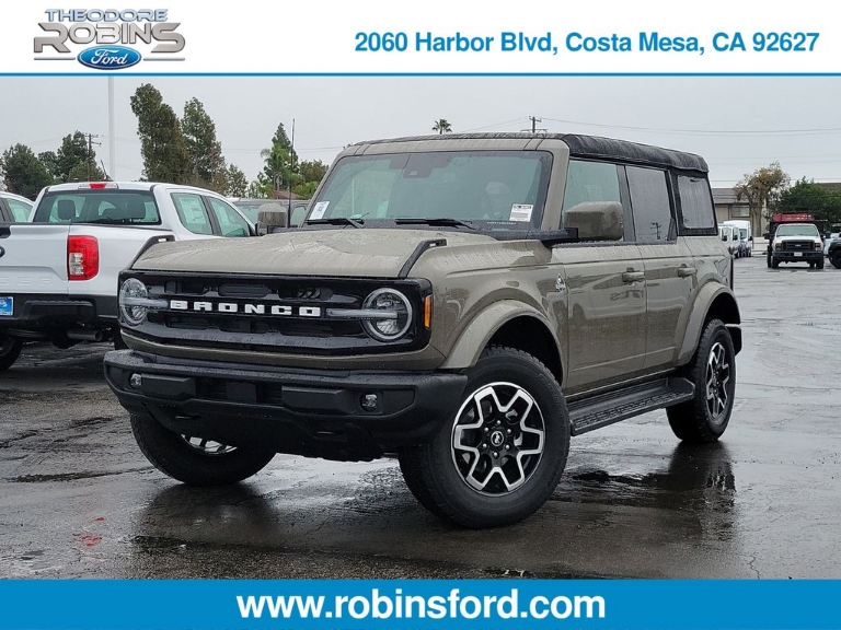 2025 Ford Bronco Outer Banks