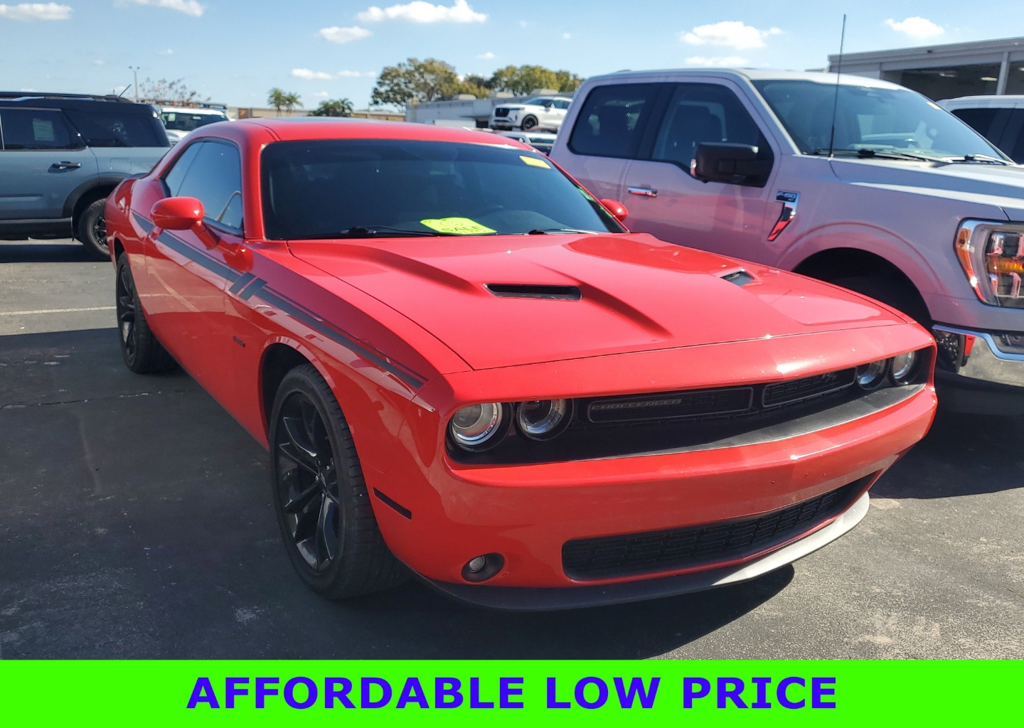 2017 Dodge Challenger R/T's photo