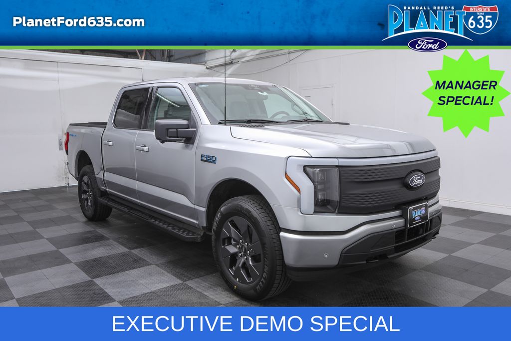 2025 Ford F-150 Lightning Flash's photo
