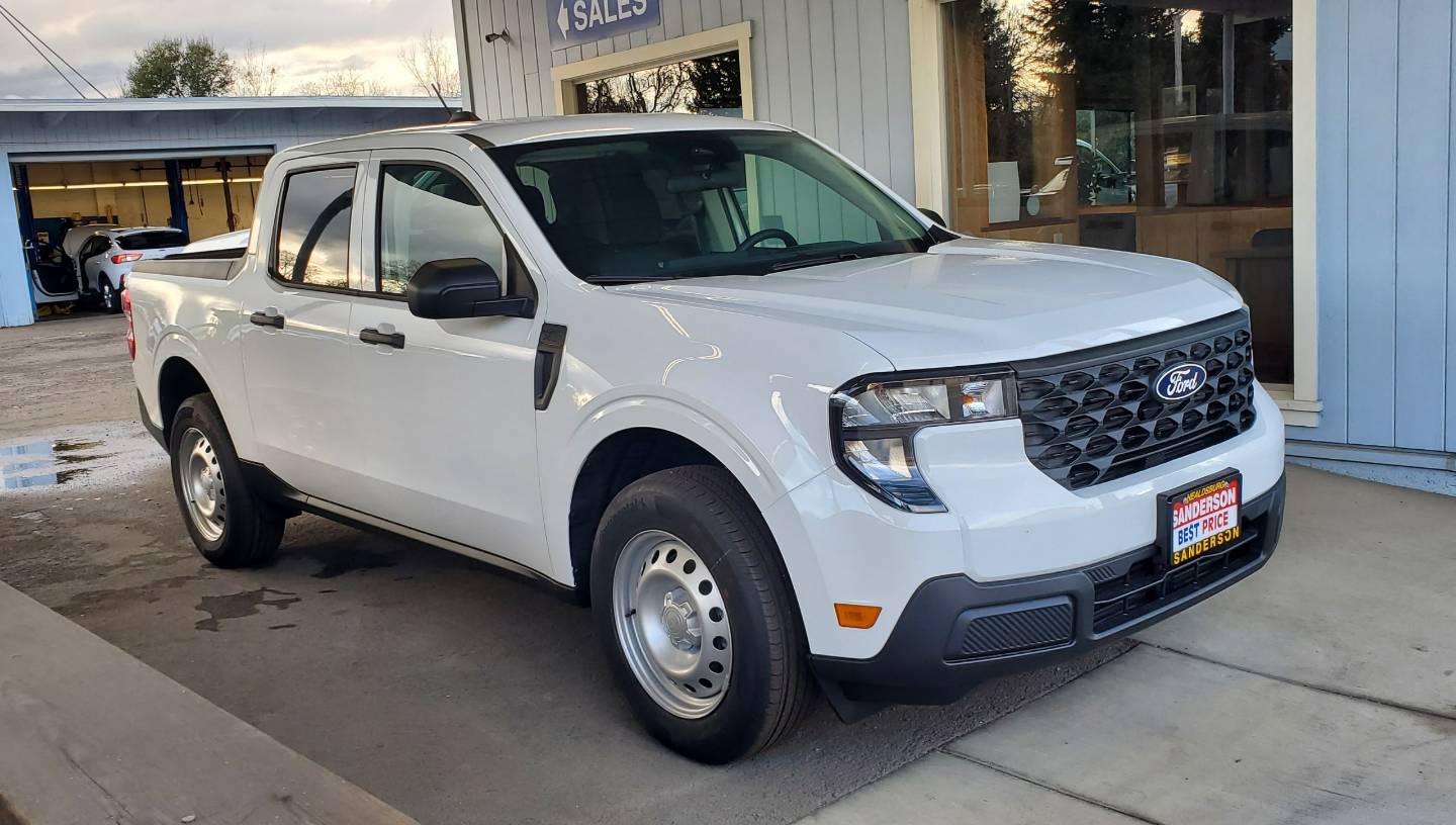 2025 Ford Maverick XL's photo