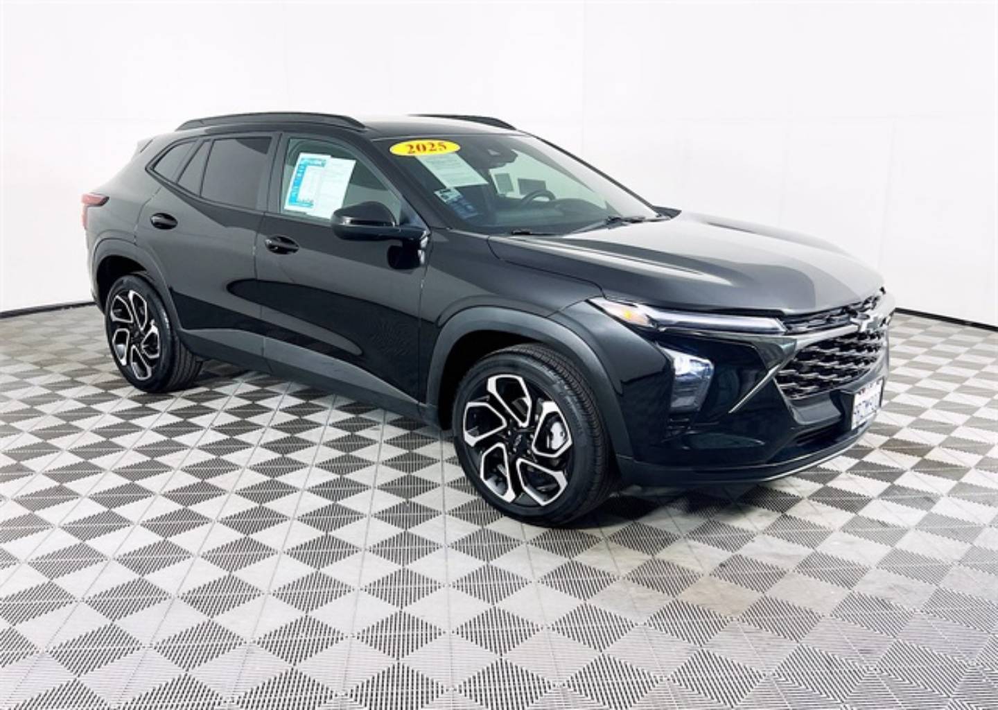 2025 Chevrolet Trax RS's photo