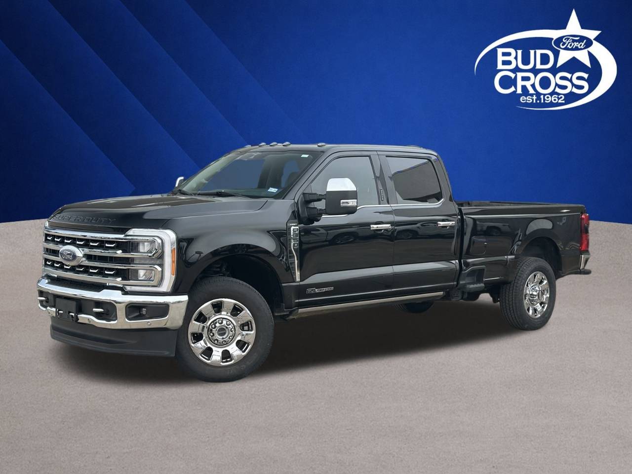 2023 Ford F-350 Super Duty Lariat's photo