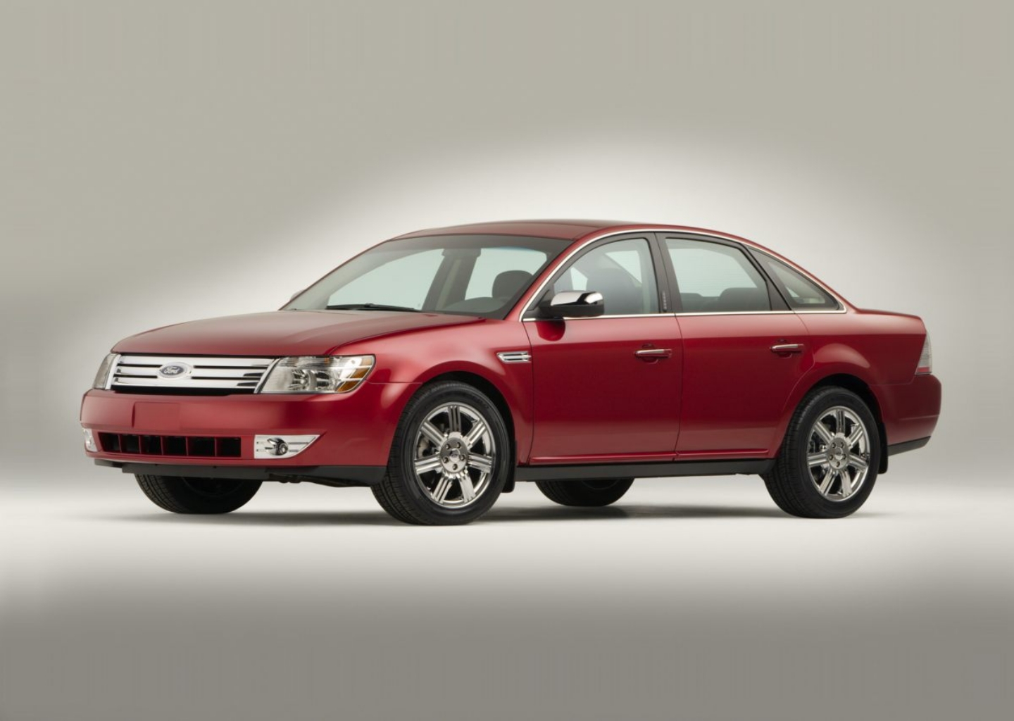 2009 Ford Taurus SE's photo