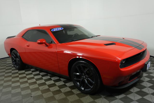 Used 2020 Dodge Challenger SXT with VIN 2C3CDZAG8LH196694 for sale in Kansas City