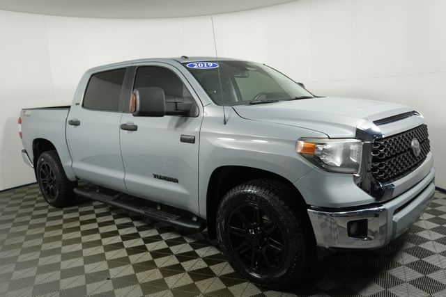 Used 2019 Toyota Tundra SR5 with VIN 5TFDW5F16KX860203 for sale in Kansas City