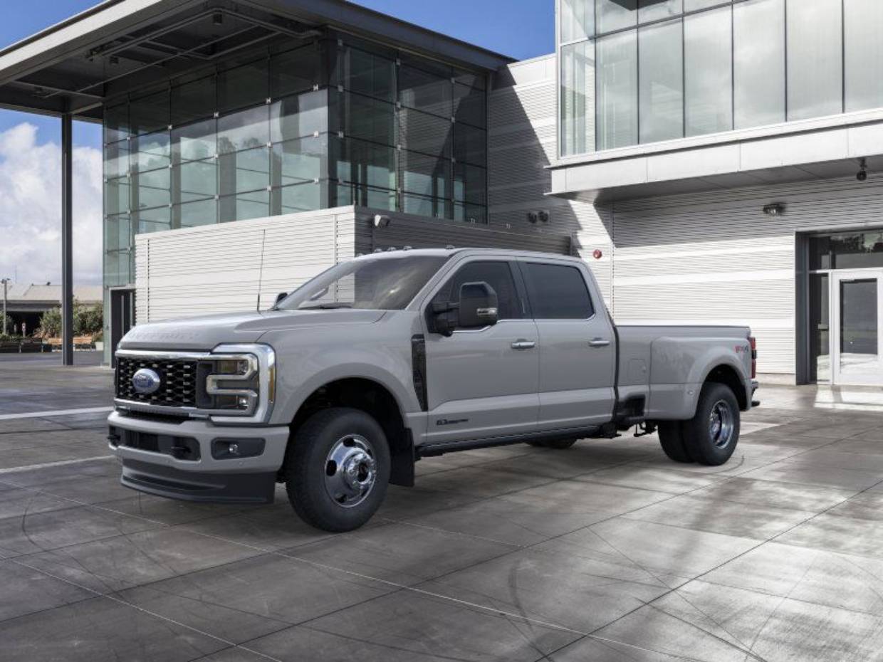 2026 Ford F-350 Super Duty Platinum's photo