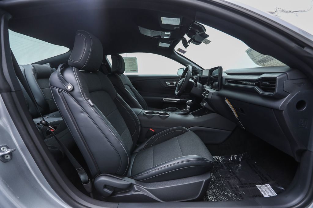 2025 Ford Mustang EcoBoost Fastback - Photo 29