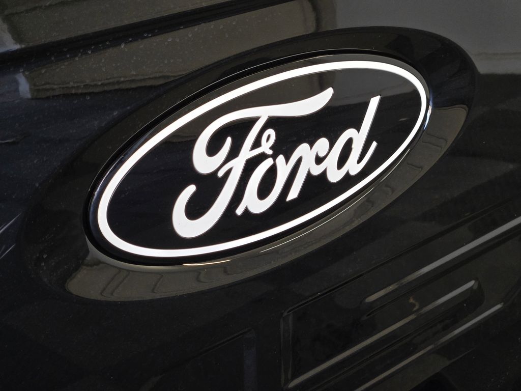 2025 Ford F-150 XLT - Photo 18