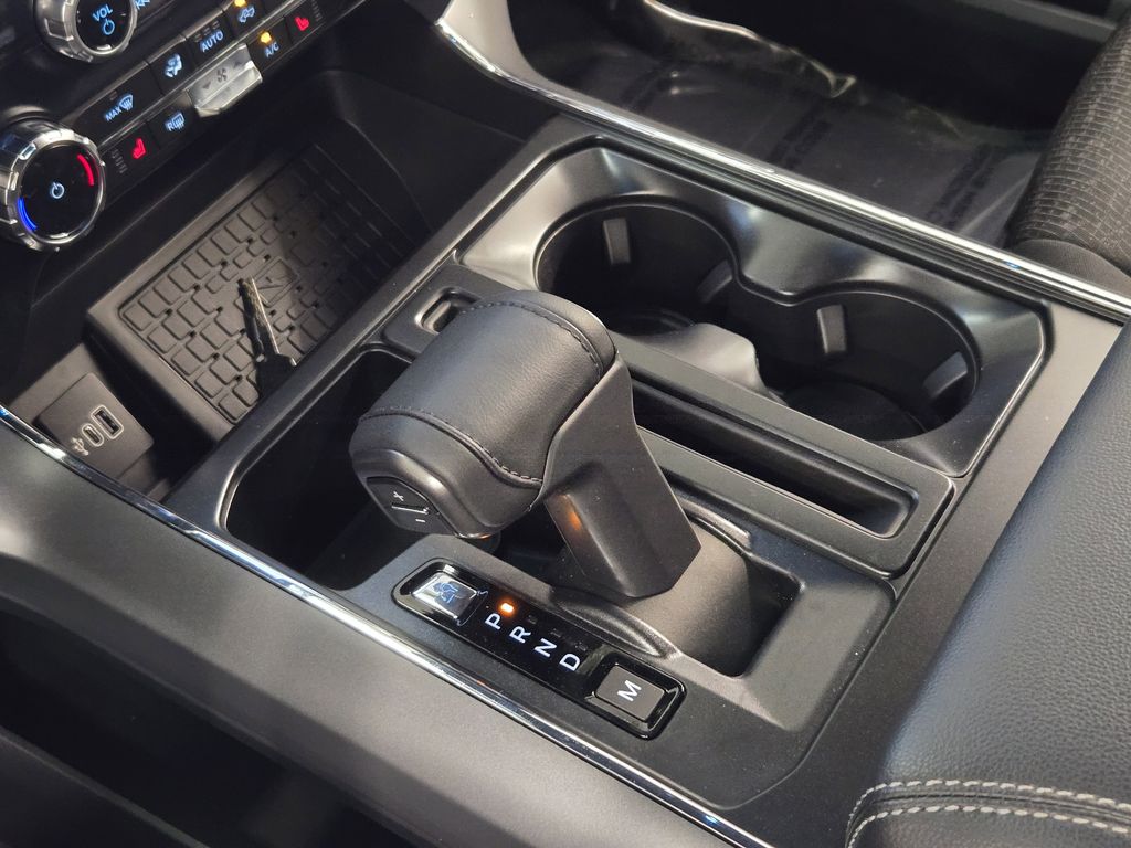 2025 Ford F-150 XLT - Photo 33