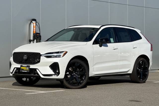 2026 Volvo XC60 B5 Ultra Black Edition